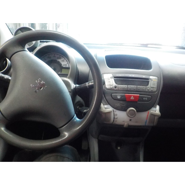 Aile avant droite Peugeot 107 (2005 - 2014) Hatchback 1.0 12V (384F(1KR))