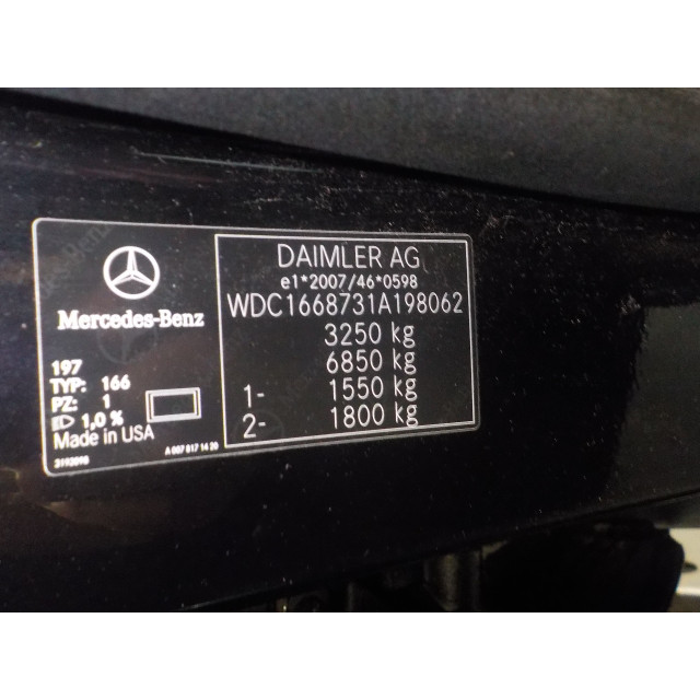 Moteur d'essuie-glaces de pare-brise Mercedes-Benz GL (X166) (2012 - 2015) SUV 4.7 GL 550 BlueEFFICIENCY V8 32V 4-Matic (M278.928(Euro 5))