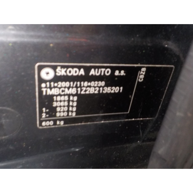 Verrou central électrique de porte à mécanisme de verrouillage arrière gauche Skoda Octavia (1Z3) (2010 - 2013) Liftback 1.2 TSI (CBZB)