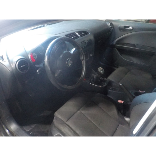 Étrier arrière droit Seat Leon (1P1) (2006 - 2012) Hatchback 5-drs 2.0 TDI 16V FR (BMN)