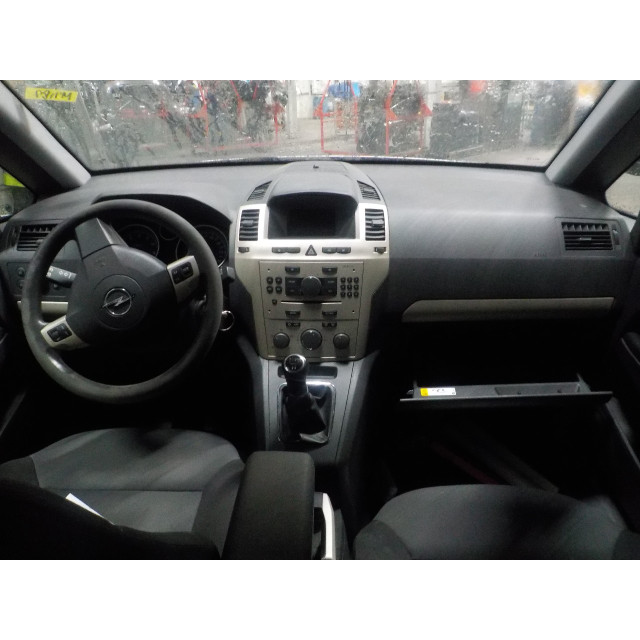 Porte avant gauche Opel Zafira (M75) (2005 - 2015) MPV 1.8 16V Ecotec (Z18XER(Euro 4))
