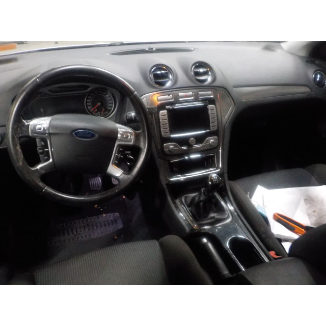 Rétroviseur extérieur droit à commande électrique Ford Mondeo IV (2007 - 2014) Sedan 2.0 16V (A0BA)