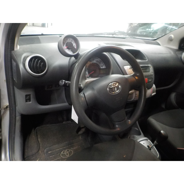 Aile avant droite Toyota Aygo (B10) (2005 - 2014) Hatchback 1.0 12V VVT-i (1KR-FE)