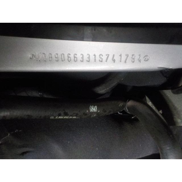 Verrouillage central électrique de porte à mécanisme de verrouillage arrière droit Mercedes-Benz Sprinter 3/5t (906.63) (2009 - 2016) Van 313 CDI 16V (OM651.957)
