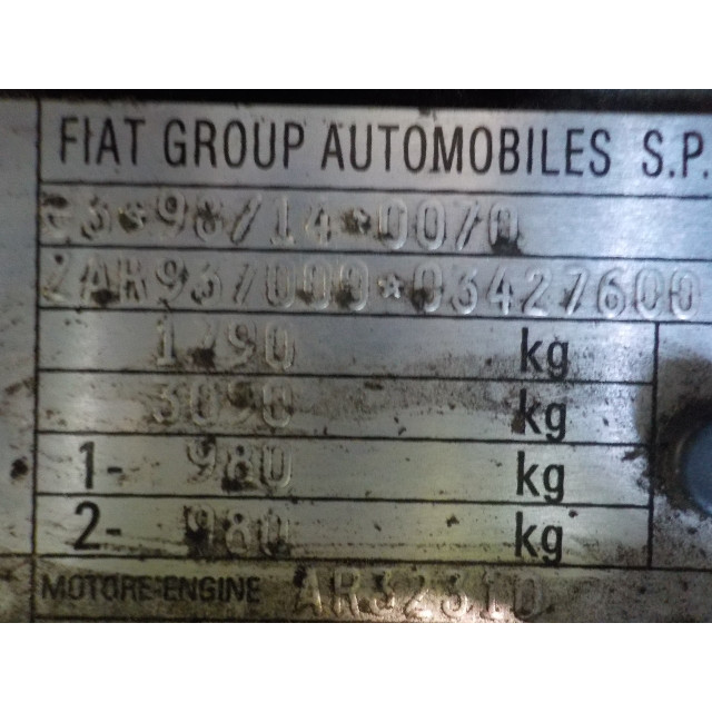 Verrouillage central électrique de porte à mécanisme de verrouillage avant gauche Alfa Romeo 147 (937) (2001 - 2010) Hatchback 2.0 Twin Spark 16V (AR32.310)