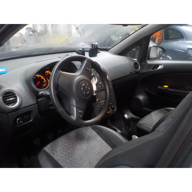 Porte arrière gauche Opel Corsa D (2010 - 2014) Hatchback 1.3 CDTi 16V ecoFLEX (A13DTE(Euro 5))