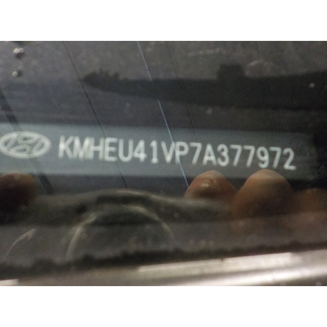Feu arrière de porte de coffre - gauche Hyundai Sonata (2006 - 2008) /Sonica Sedan 2.0 CRDI VGT 16V Dynamic (D4EA-F)