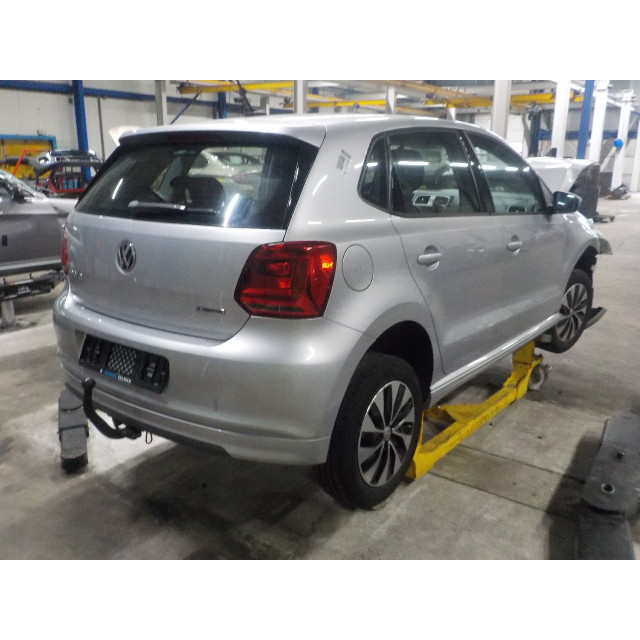 Verrouillage central électrique de porte à mécanisme de verrouillage avant gauche Volkswagen Polo V (6R) (2014 - 2017) Hatchback 1.4 TDI (CUSA(Euro 6))