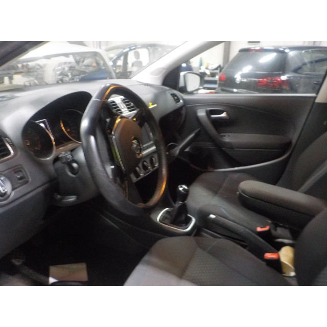Rétroviseur extérieur droit à commande électrique Volkswagen Polo V (6R) (2014 - 2017) Hatchback 1.4 TDI (CUSA(Euro 6))