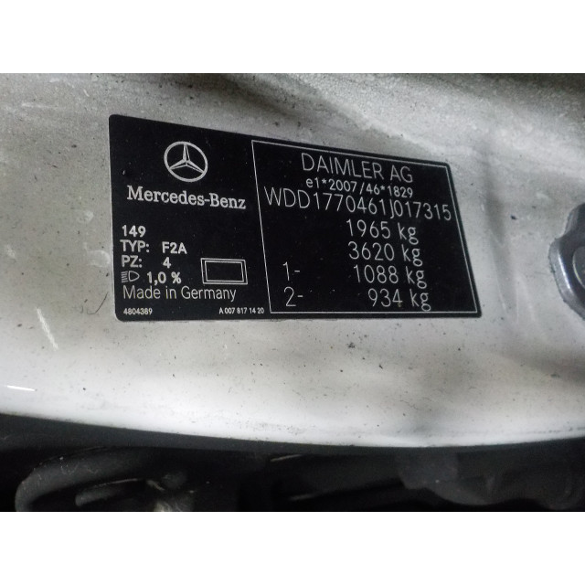Essuie-glaces de lunette arrière Mercedes-Benz A (177.0) (2018 - 2025) Hatchback 2.0 A-250 Turbo 16V (M260.920)