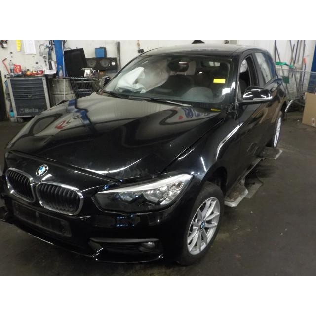 Lève-vitres électrique arrière gauche BMW 1 serie (F20) (2015 - 2019) Hatchback 5-drs 116d 1.5 12V TwinPower (B37-D15A)