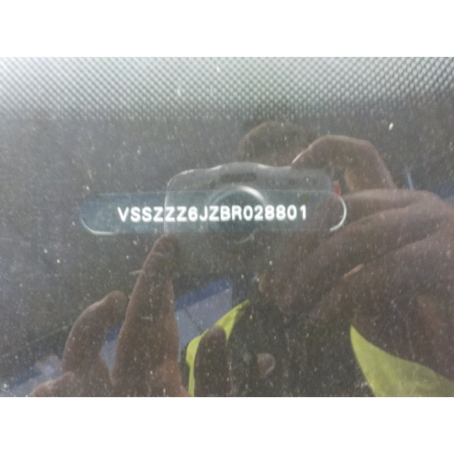 Commande de la radio Seat Ibiza IV SC (6J1) (2008 - 2015) Hatchback 3-drs 1.2 12V (CGPA)
