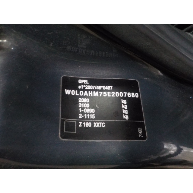 Ceinture de sécurité arrière gauche Opel Zafira (M75) (2008 - 2015) MPV 1.6 16V (A16XER(Euro 5))