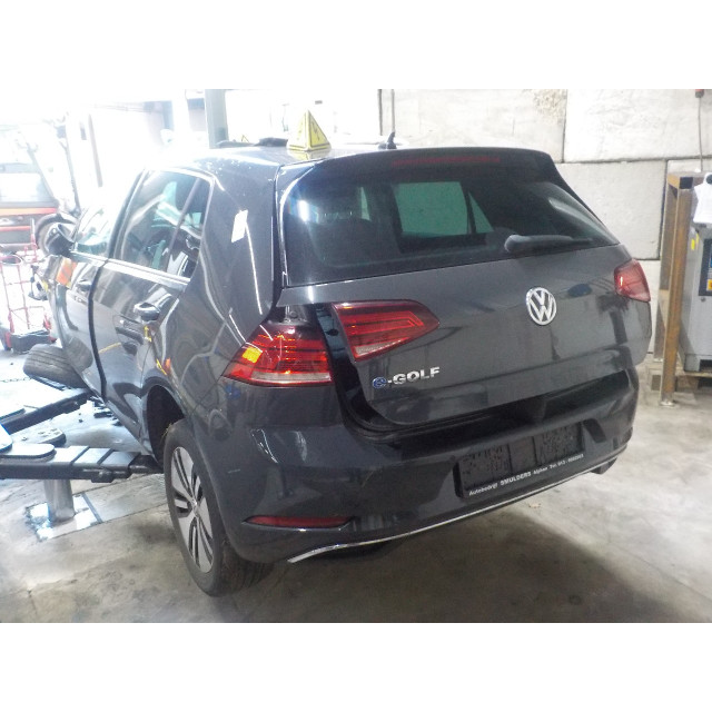 Feu arrière de porte de coffre - droit Volkswagen Golf VII (AUA) (2016 - 2021) Hatchback e-Golf (EAZA)