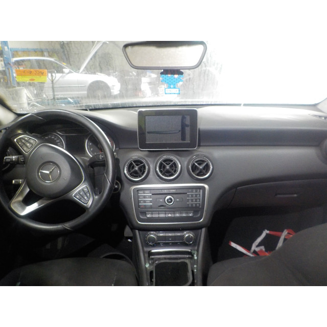 Ensemble d'airbags Mercedes-Benz A (W176) (2012 - 2018) Hatchback 1.6 A-200 16V (M270.910)