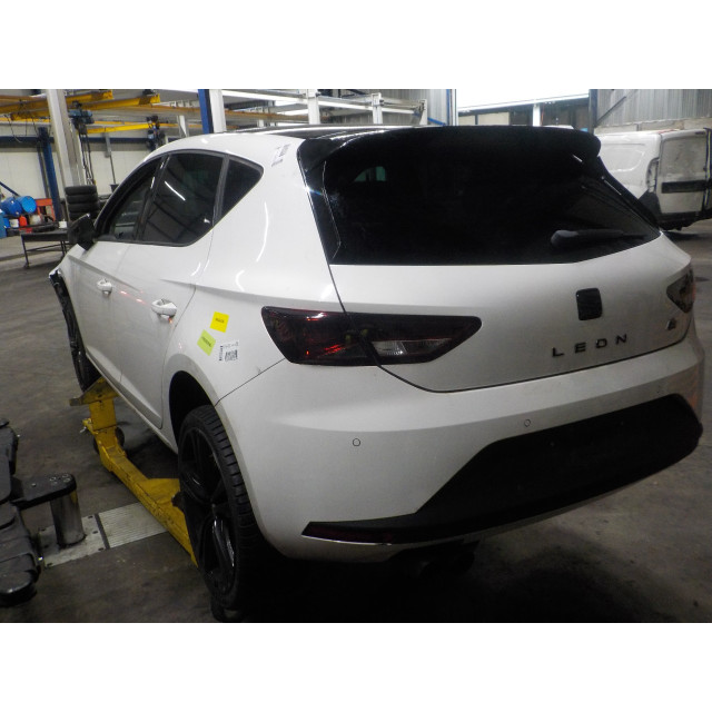 Lève-vitres électrique arrière gauche Seat Leon (5FB) (2014 - présent) Hatchback 5-drs 1.4 TSI ACT 16V (CZEA)