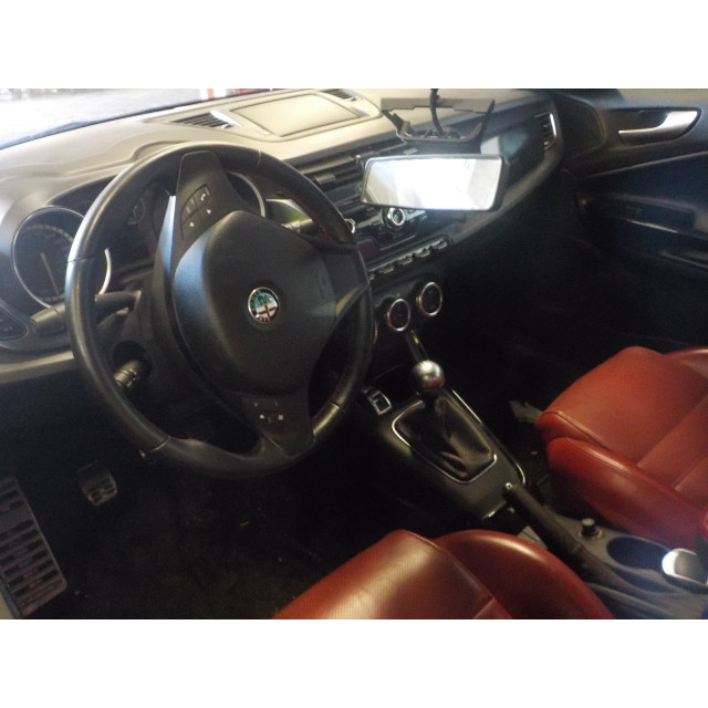 Verrouillage central électrique de porte à mécanisme de verrouillage avant droit Alfa Romeo Giulietta (940) (2010 - 2018) Hatchback 1.4 TB 16V MultiAir (955.A.8000)