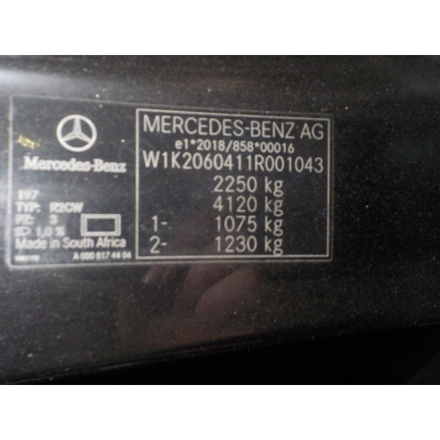 Plaque de montage de moteur Mercedes-Benz C (W206) (2021 - présent) Sedan C-180 1.5 EQ Boost (A0001E28C-180 1.5 EQ Boost)