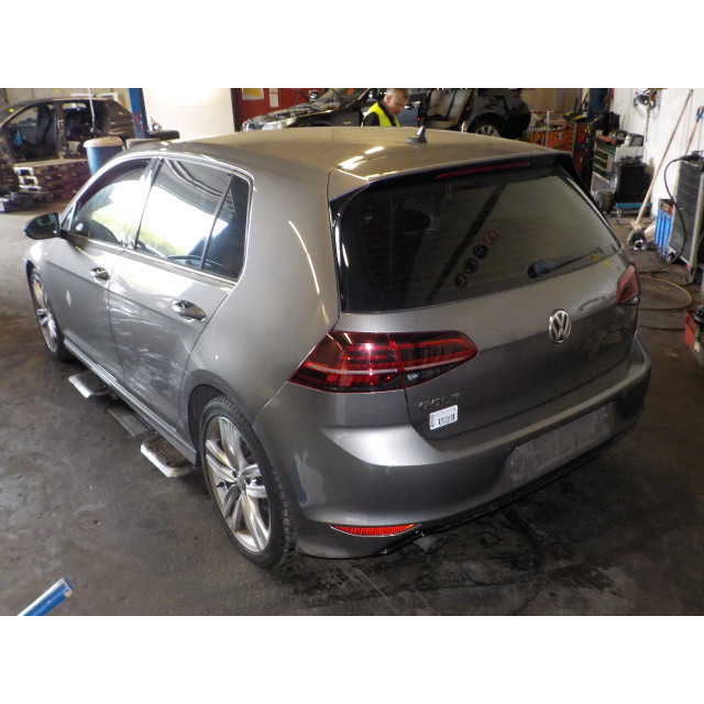 Verrouillage central électrique de porte à mécanisme de verrouillage avant droit Volkswagen Golf VII (AUA) (2012 - 2020) Hatchback 1.6 TDI 16V (CLHA)
