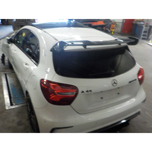 Éclairage intérieur Mercedes-Benz A (W176) (2015 - 2018) A-Klasse AMG (W176) Hatchback 2.0 A-45 AMG Turbo 16V 4-Matic (M133.980)