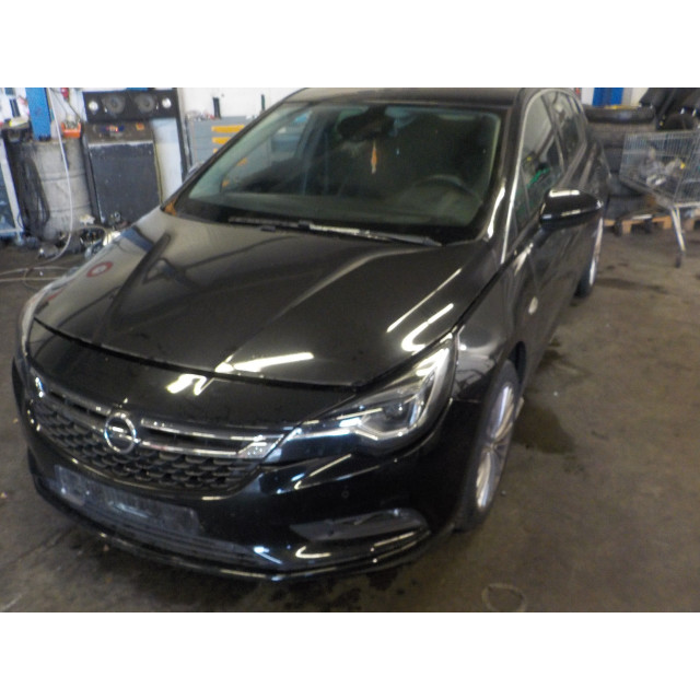 Lame de pare-chocs arrière Opel Astra K (2015 - présent) Hatchback 5-drs 1.6 CDTI 136 16V (B16DTH)
