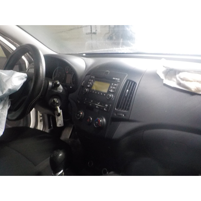 Mécanisme de vitre avant droit Hyundai i30 (FD) (2007 - 2011) Hatchback 1.6 CRDi 16V VGT LP (D4FB)
